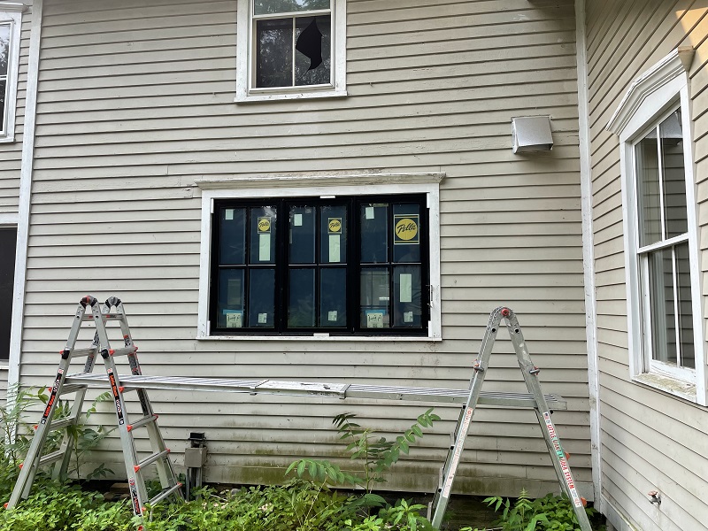 Black is the newest trend in windows 